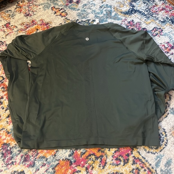 SOLD Lululemon Swiftly Long Sleeve Shirt - Picture 4 of 5
